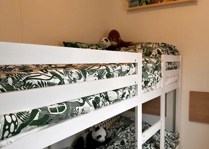 The Rustic Retreat Chalé Heerlen